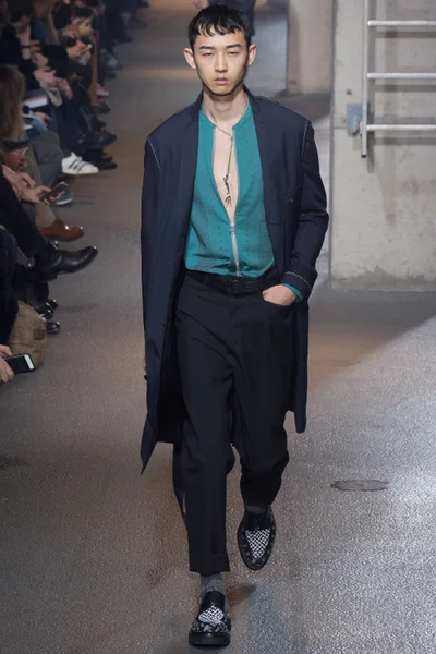 Look 28